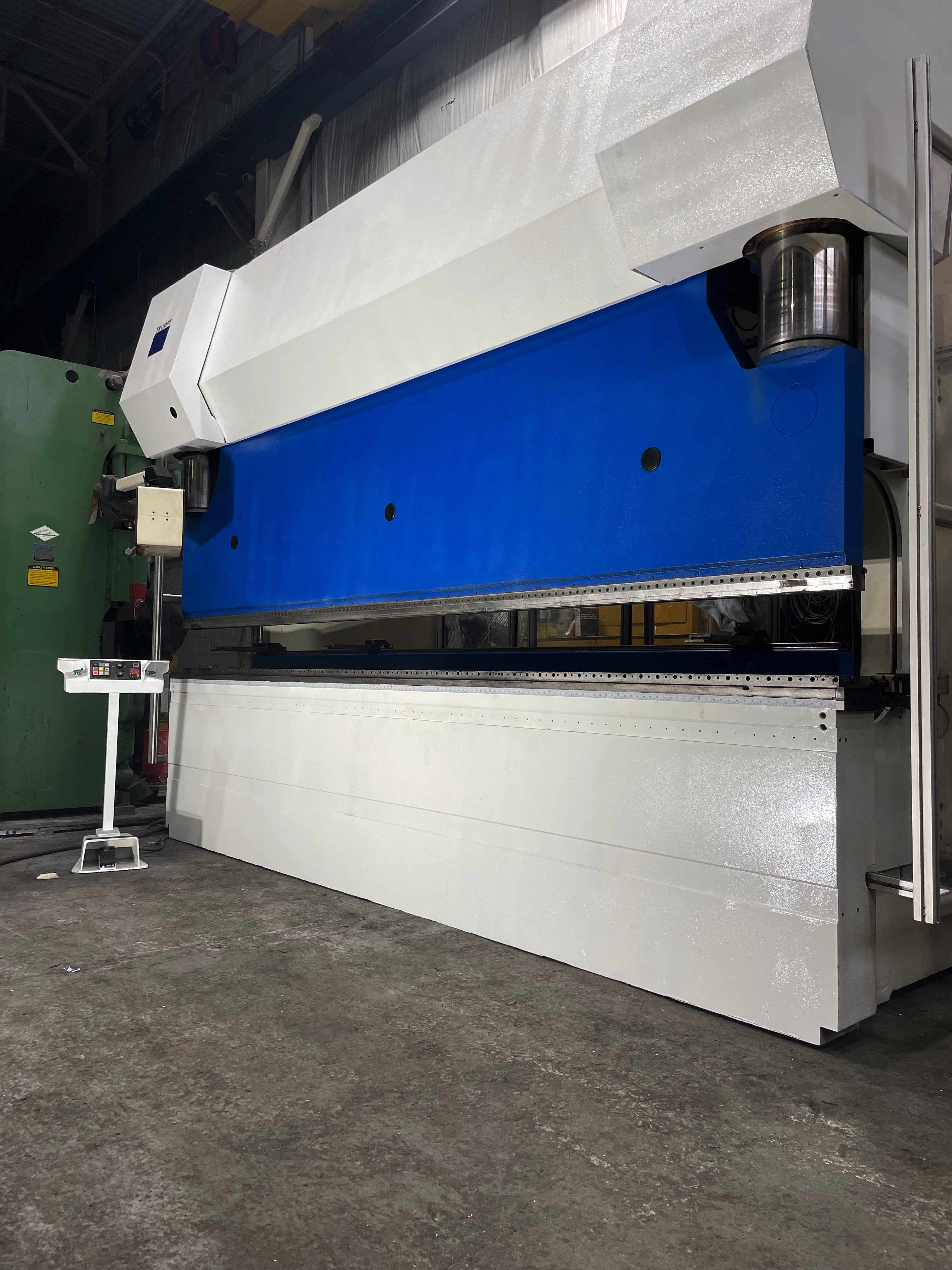 352 Ton X 14' Trumpf Trumabend V320 CNC Hydraulic Press Brake 